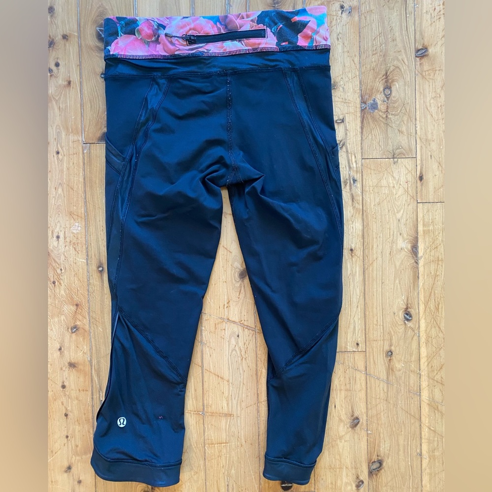 Lululemon cropped Capri leggings Size 4